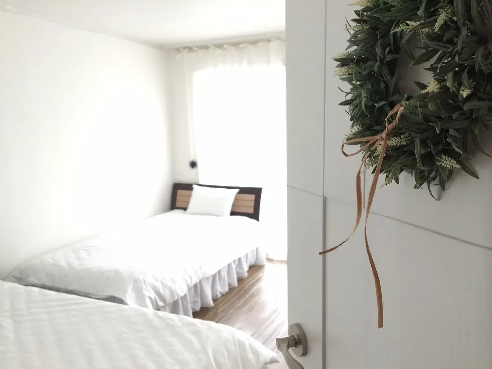 Hostel White Island Bed & Breakfast