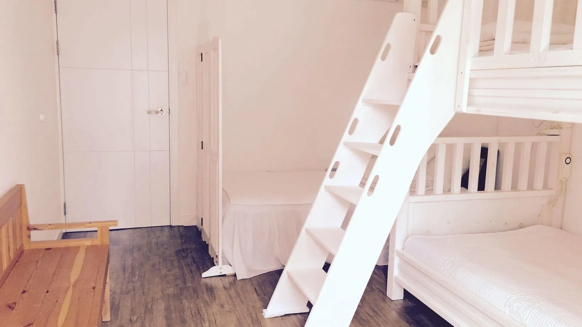 White Island Bed & Breakfast Hostel Busan